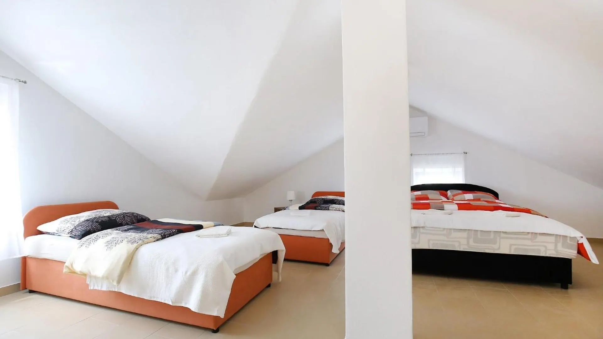 Apartments Kapetan Sukošan