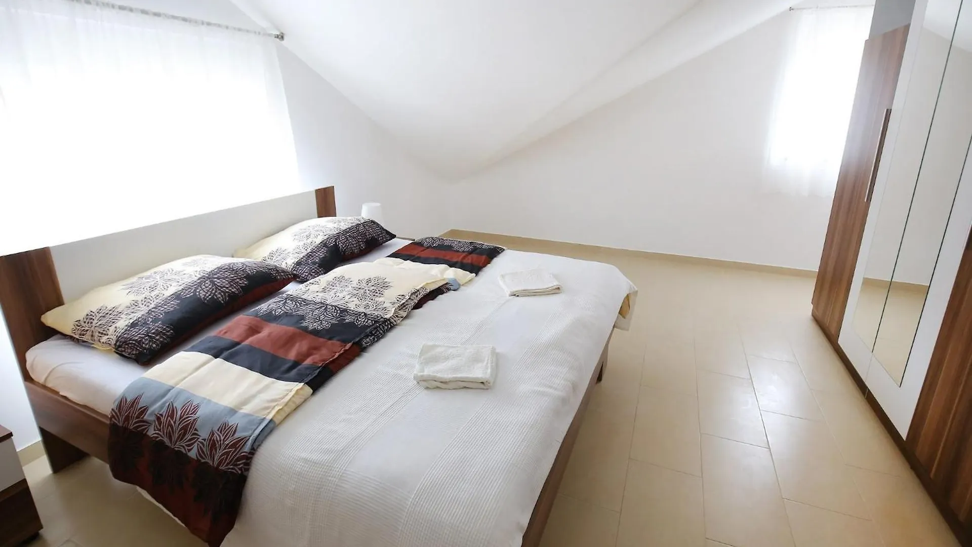 Apartments Kapetan Sukošan