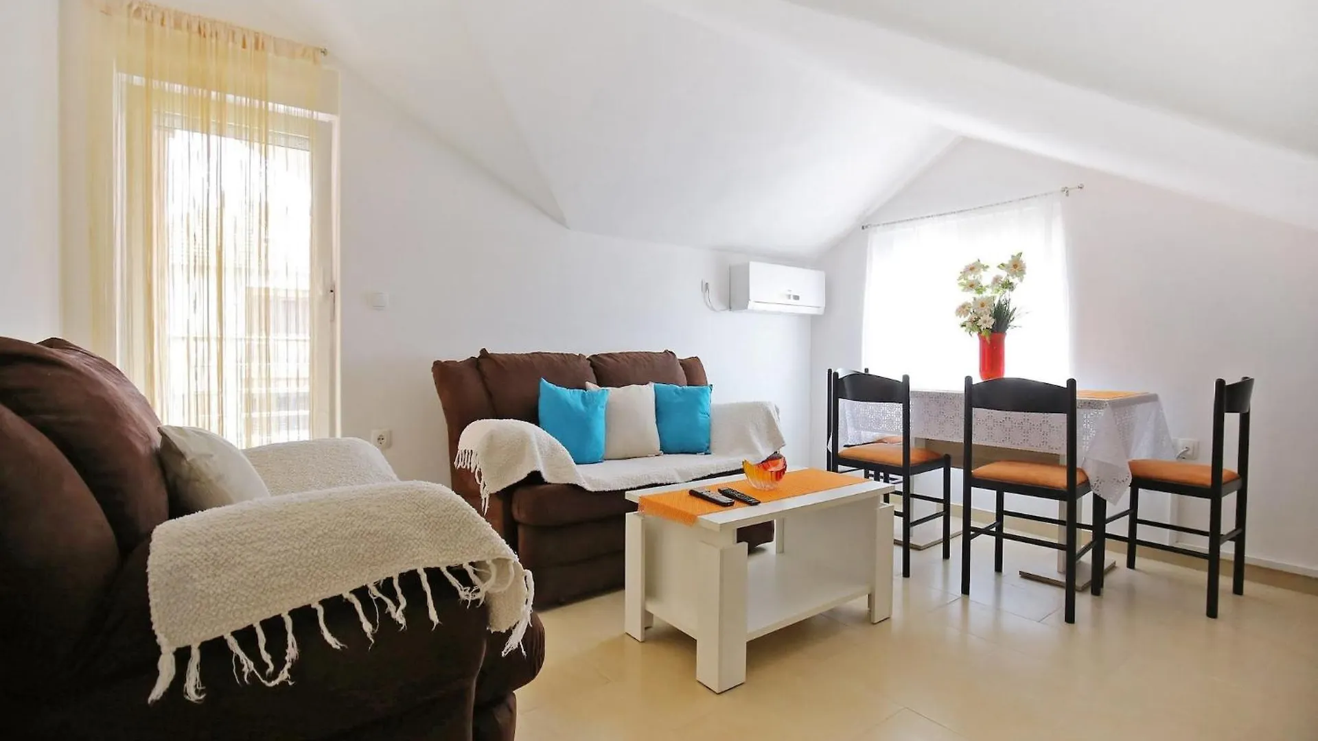 Apartments Kapetan Sukošan