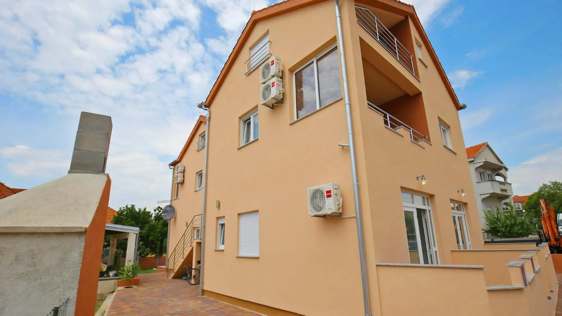 Apartments Kapetan Sukošan